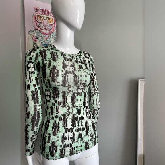 BCBGMaxAzria Tops - BCBG SHIRT SOFT STRETCH XS